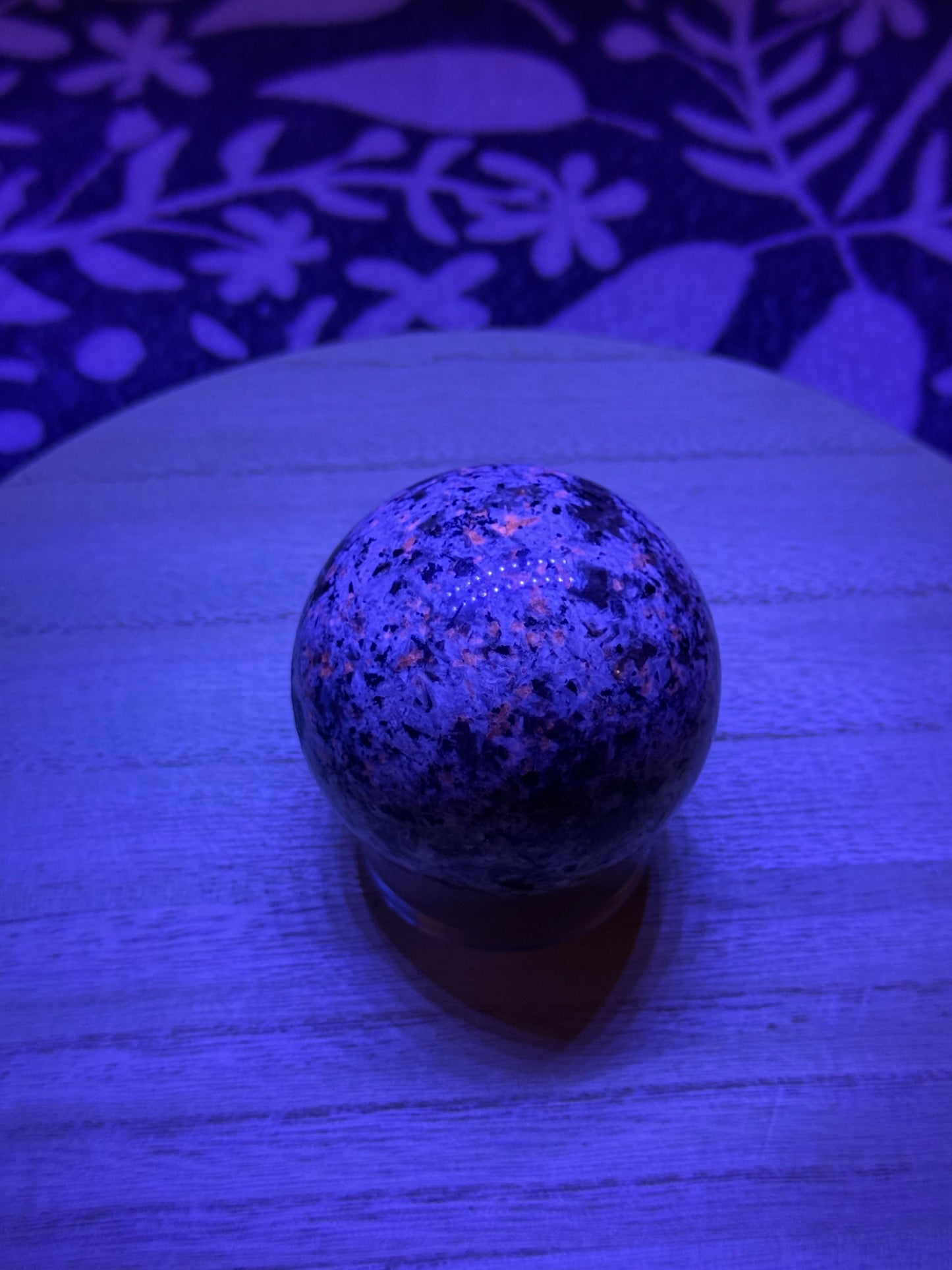Yooperlite Sphere | UV Reactive