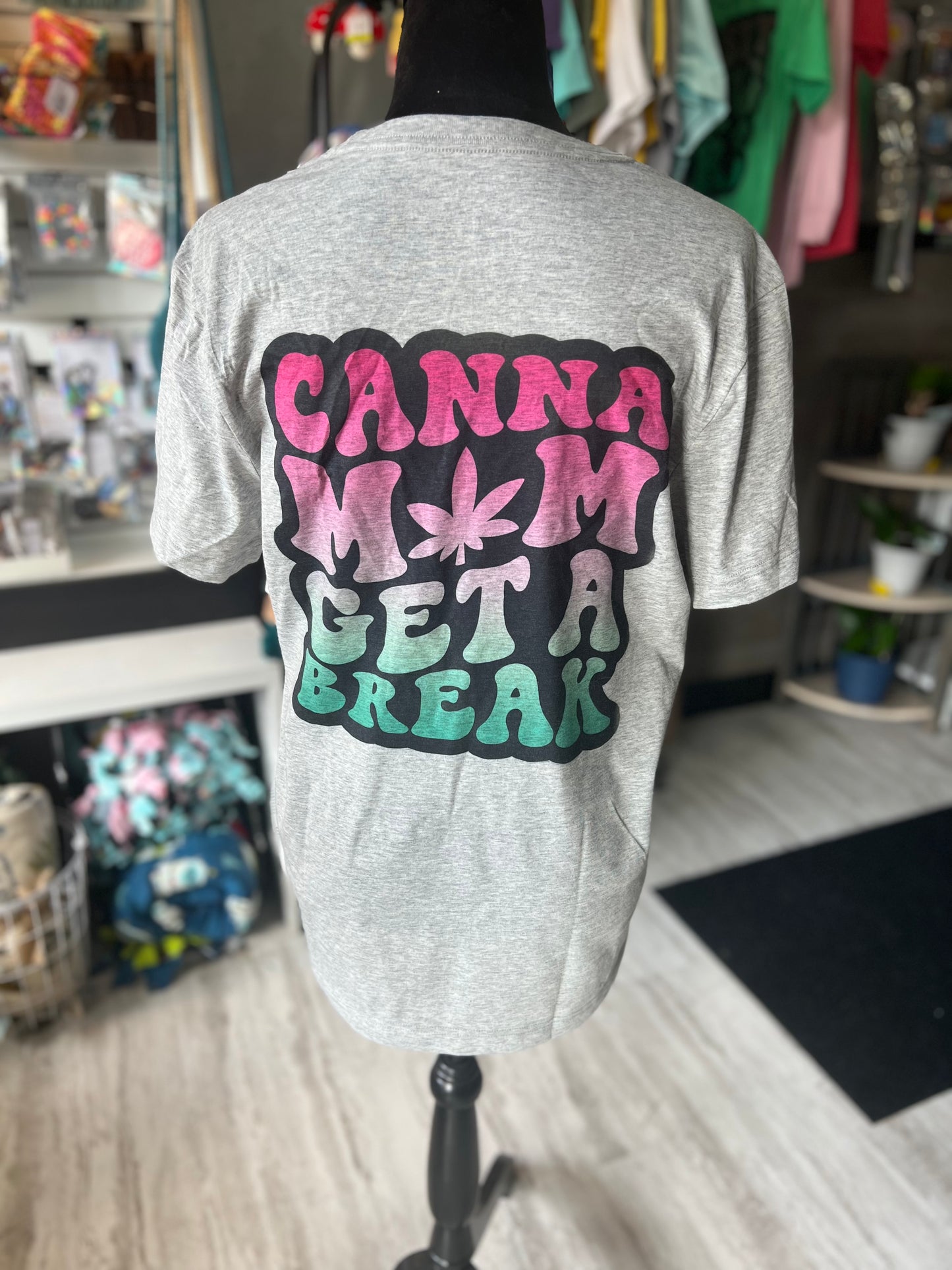 Canna Mom T-Shirt / Adult M