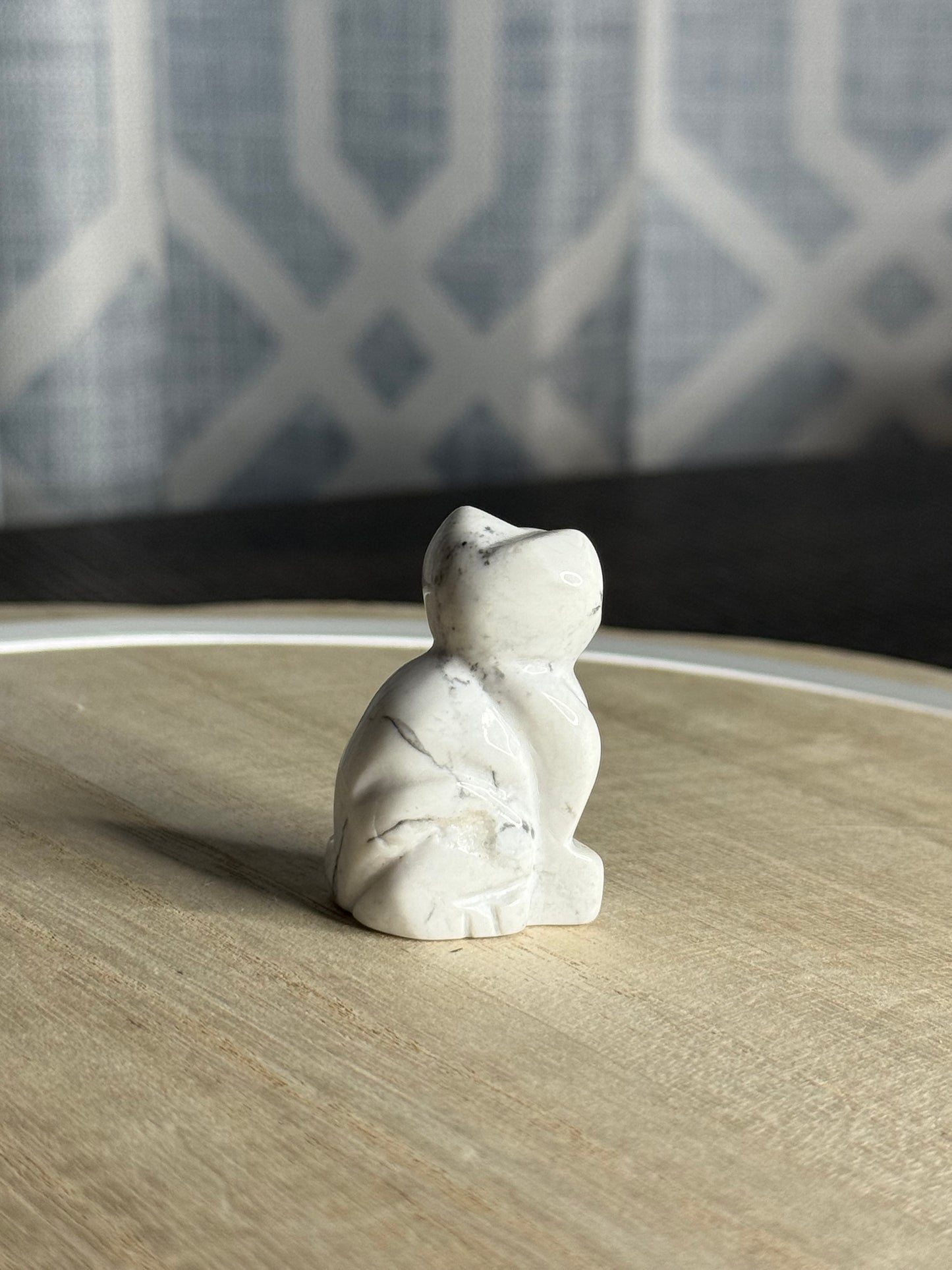 Howlite Cat Carving