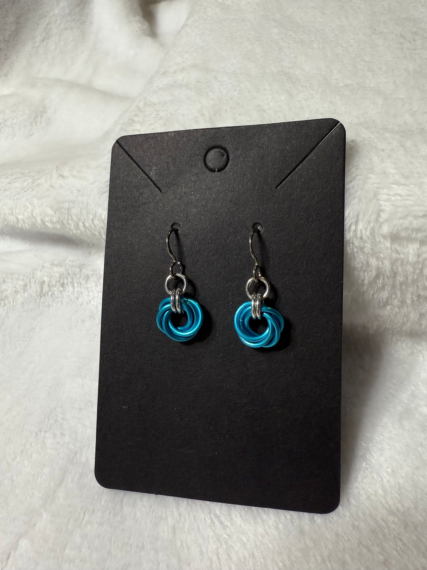 Simple Chainmaille Dangle Earrings