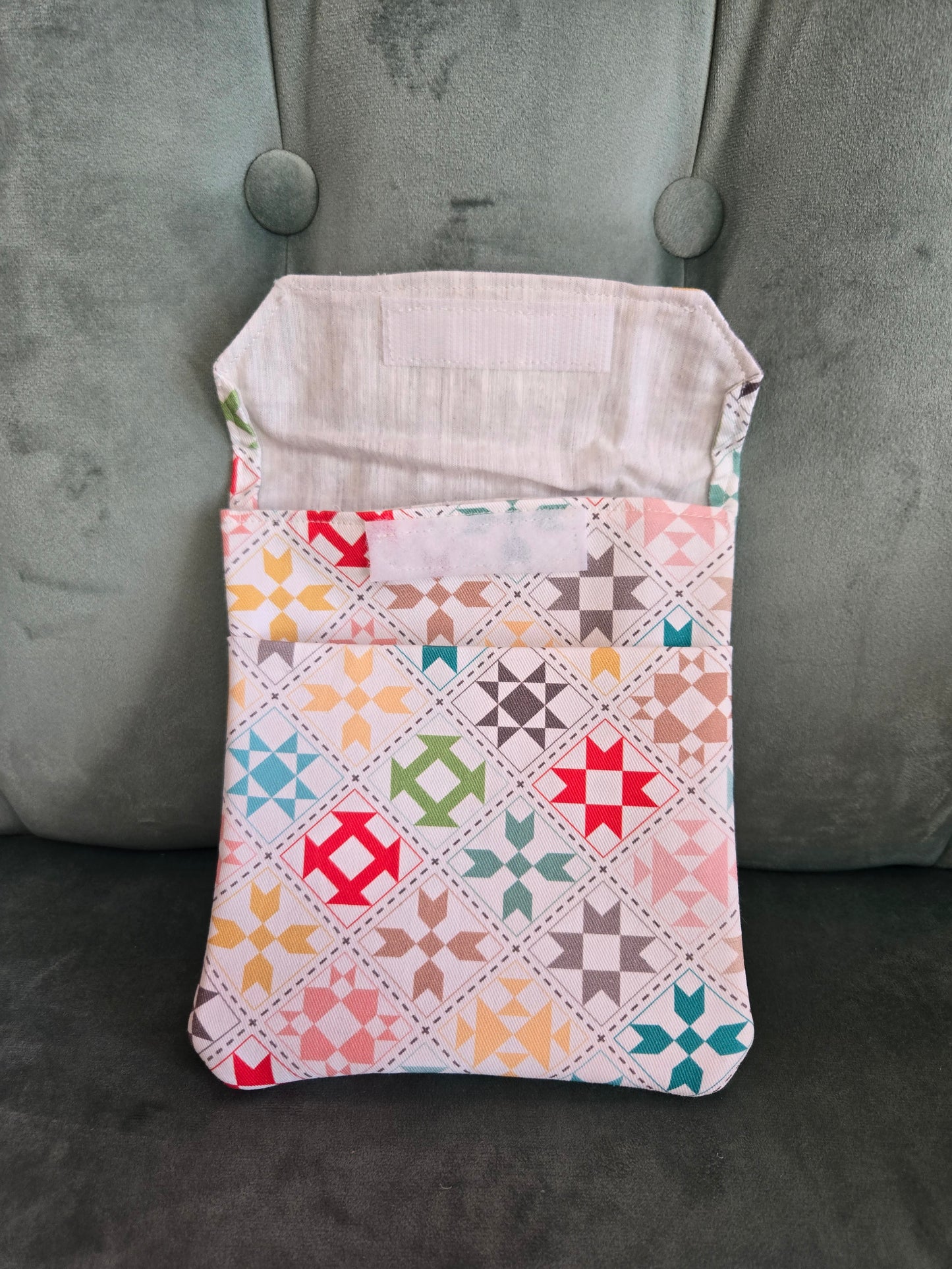 E-Book Padded Sleeve || Reclaimed Fabric || Vintage Fashion