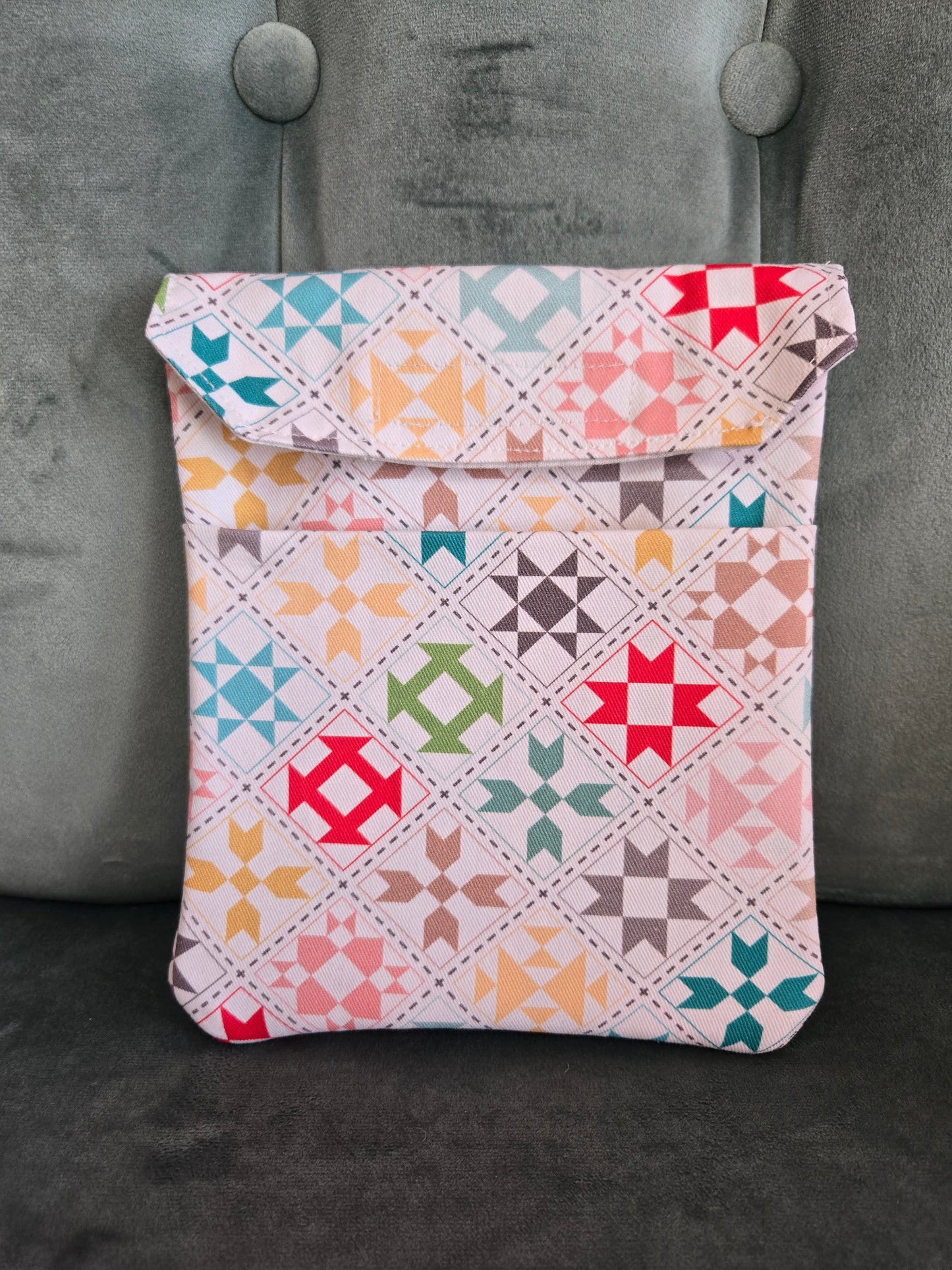 E-Book Padded Sleeve || Reclaimed Fabric || Vintage Fashion