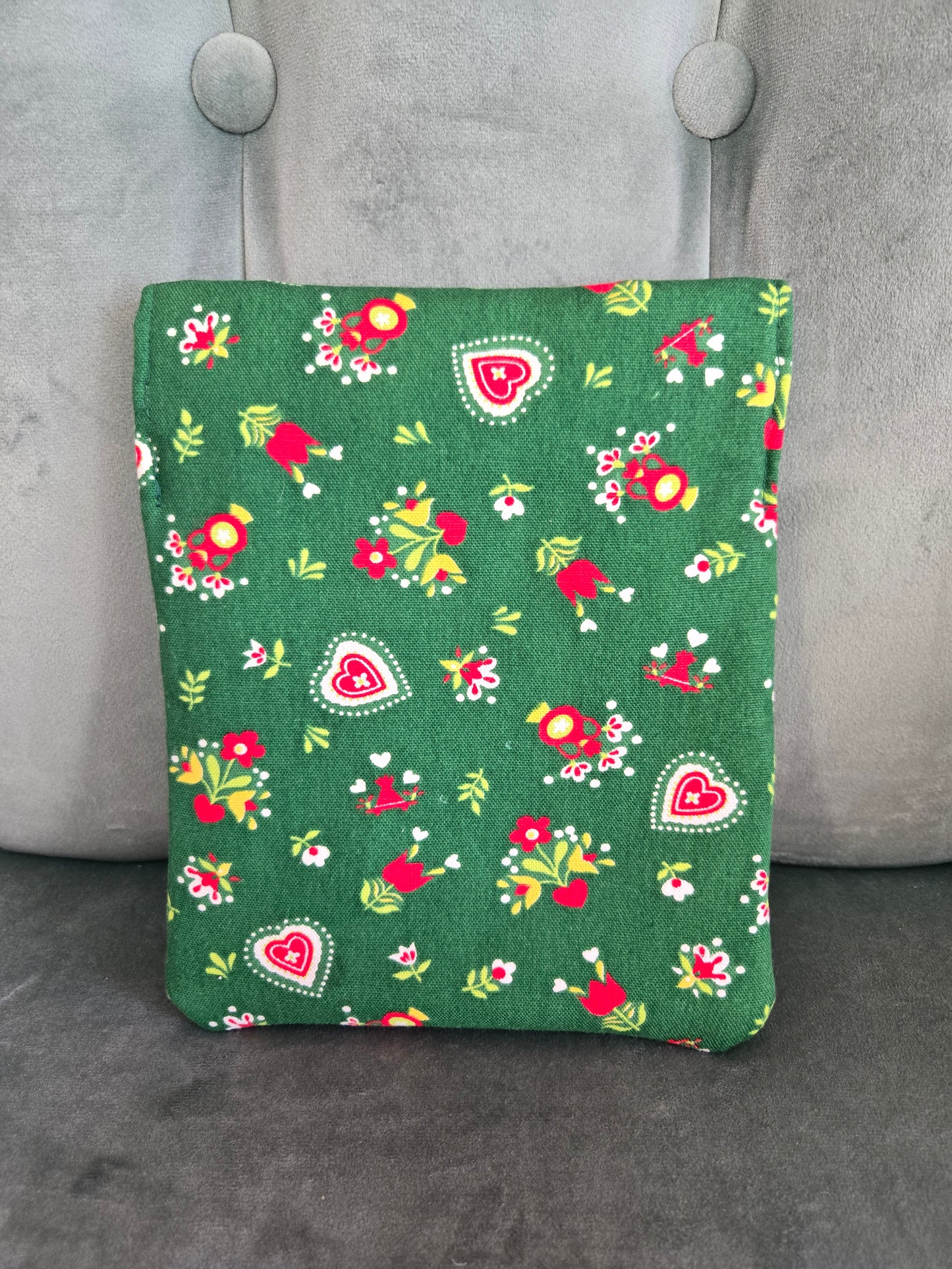 E-Book Padded Sleeve || Reclaimed Fabric || Vintage Fashion