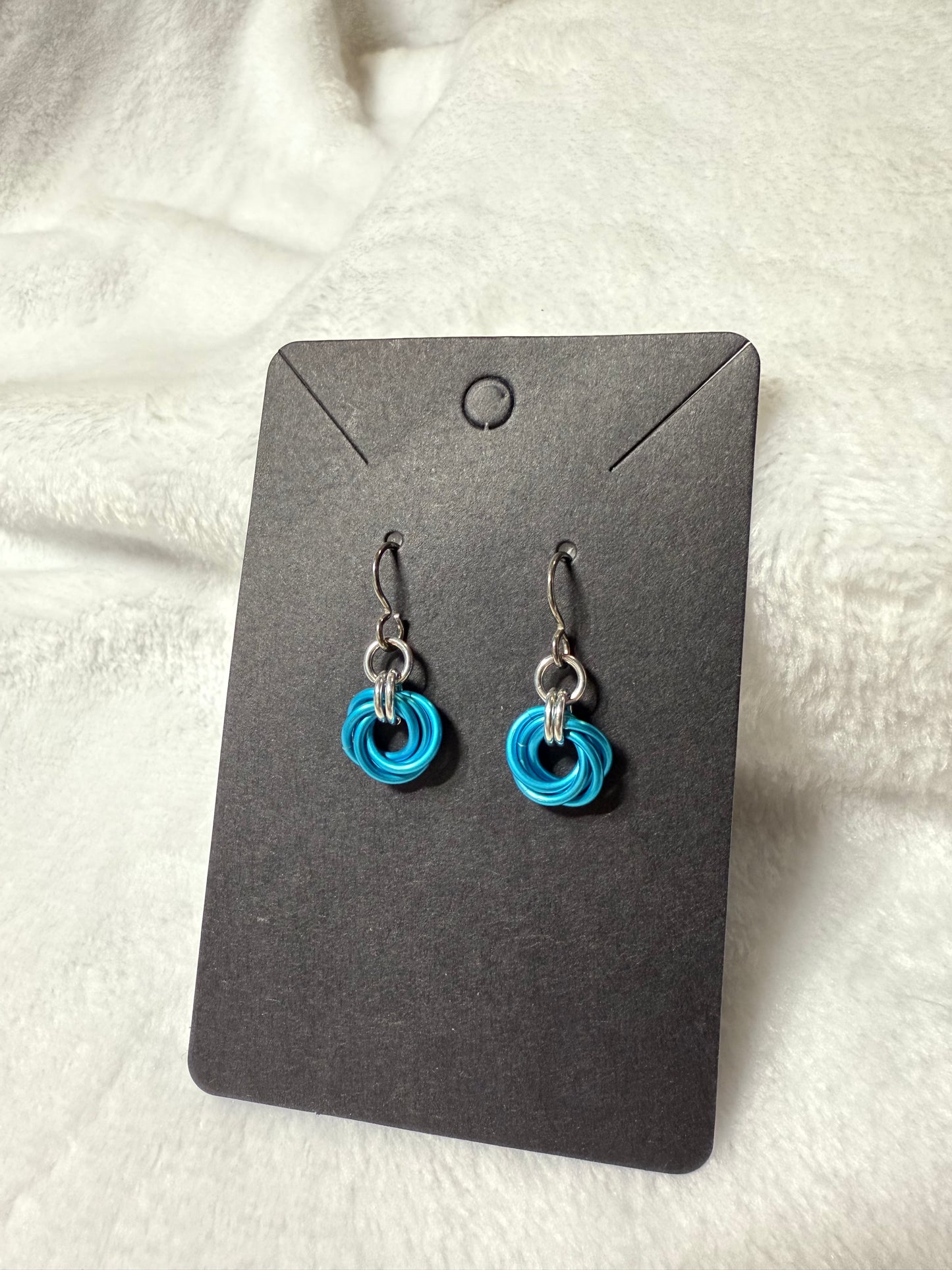 Simple Chainmaille Dangle Earrings