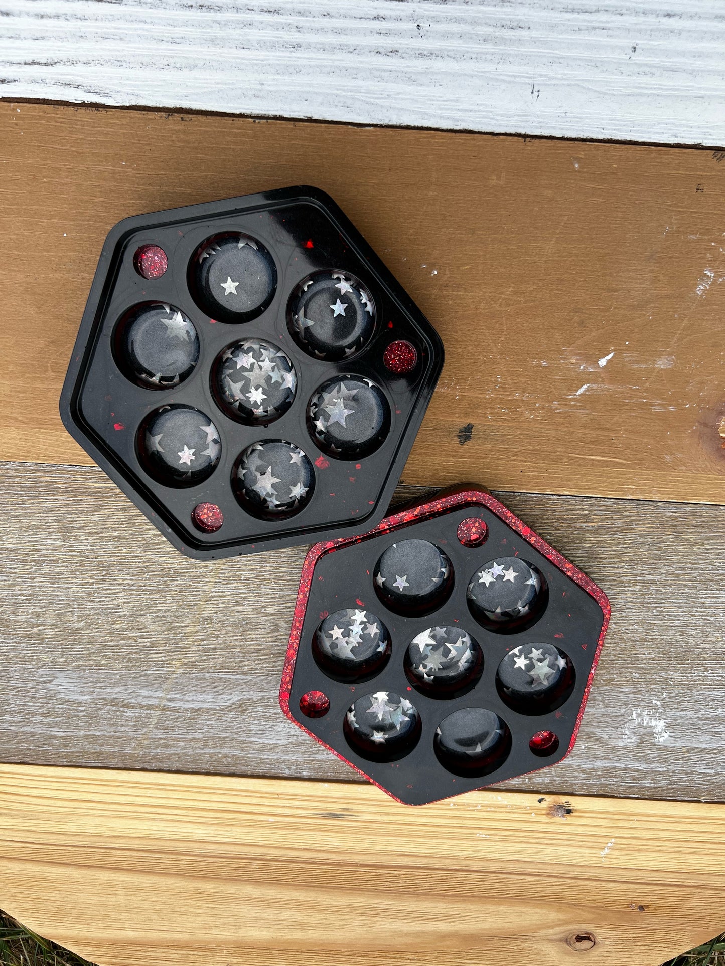 Red and Black Star Dice Box