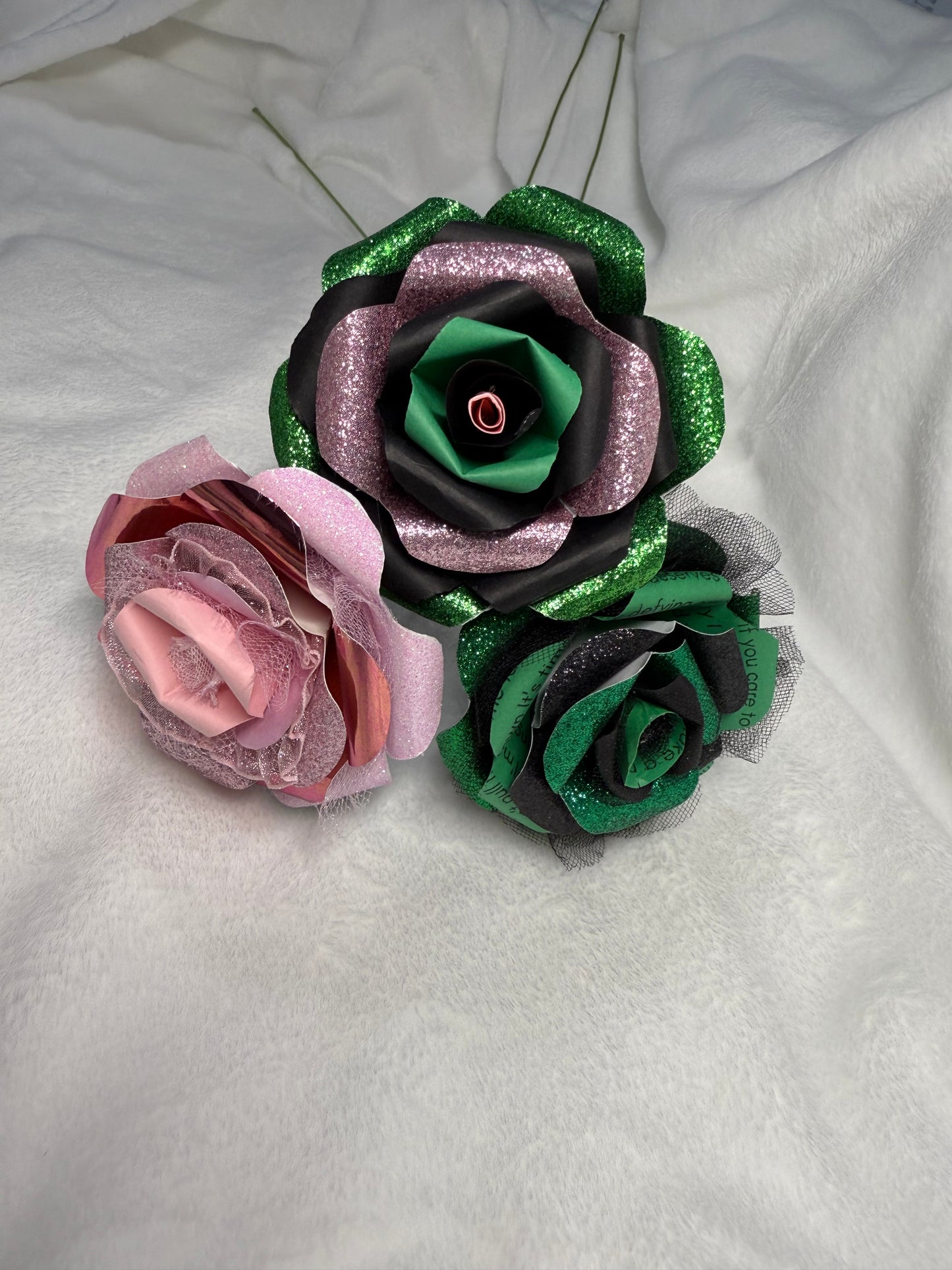 Book Page Roses - Wicked