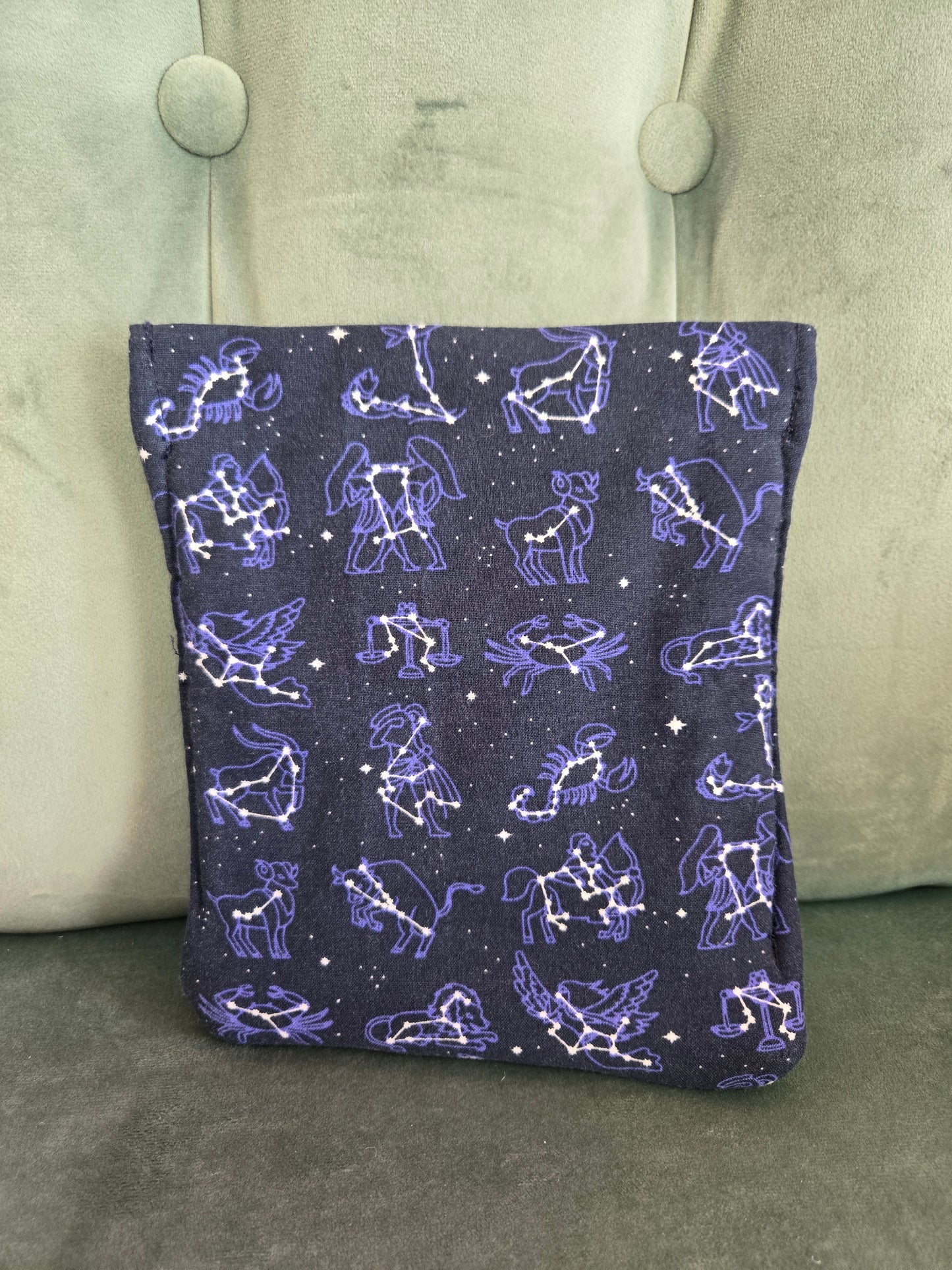 E-Book Padded Sleeve || Reclaimed Fabric || Vintage Fashion