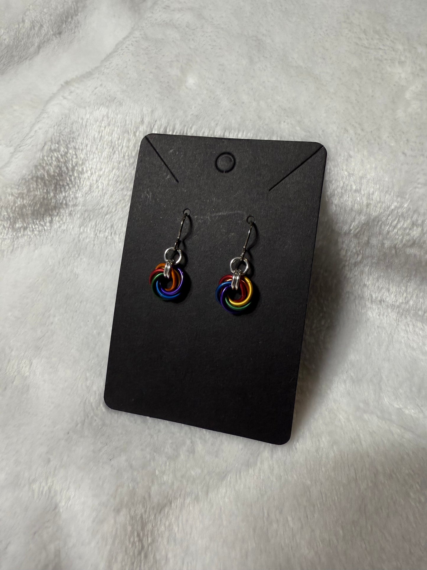 Simple Chainmaille Dangle Earrings