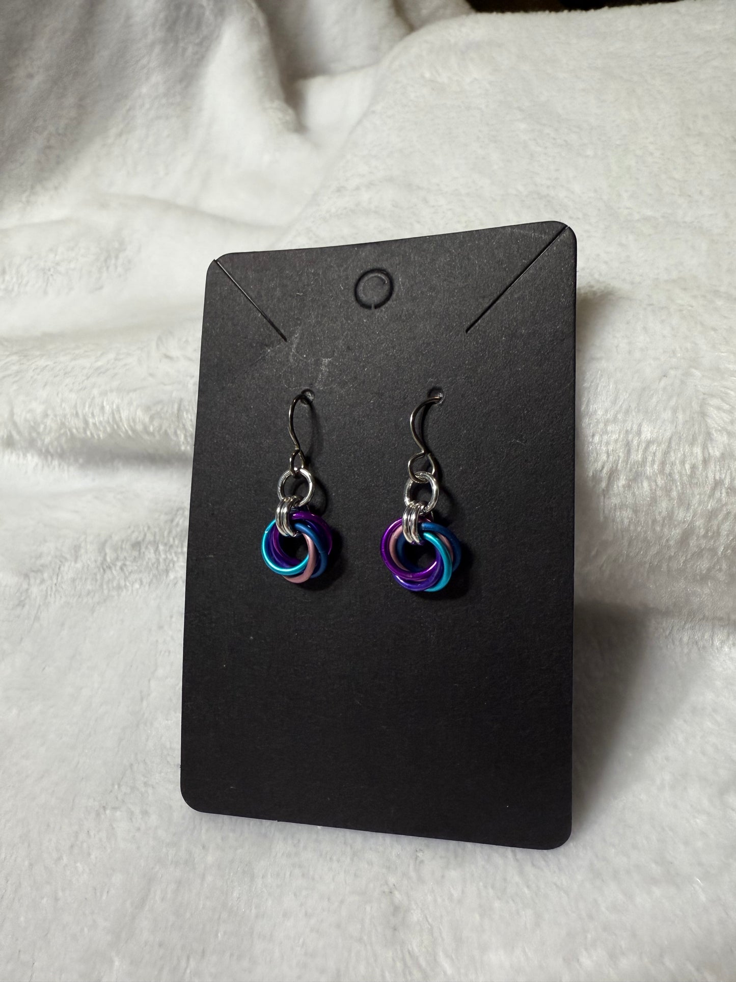 Simple Chainmaille Dangle Earrings