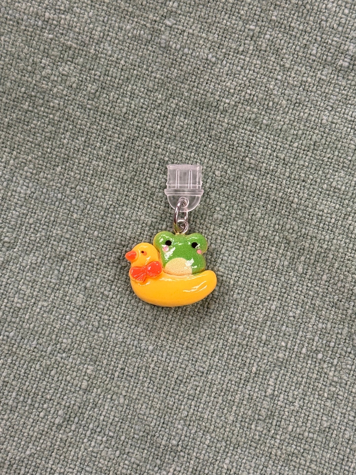 Kindle/USB-C Charms || Froggies