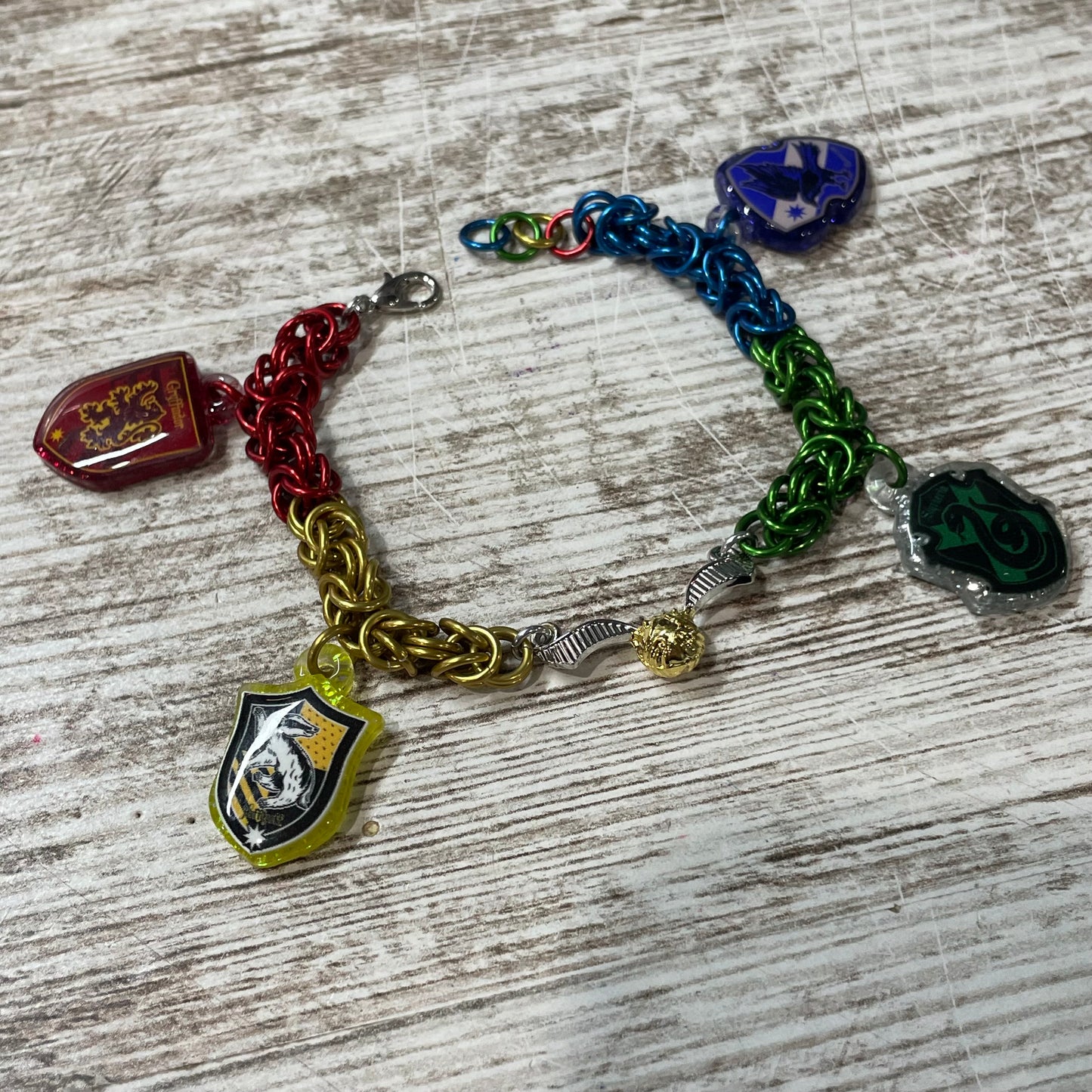 Chainmaille HP House & Snitch Charm Bracelet