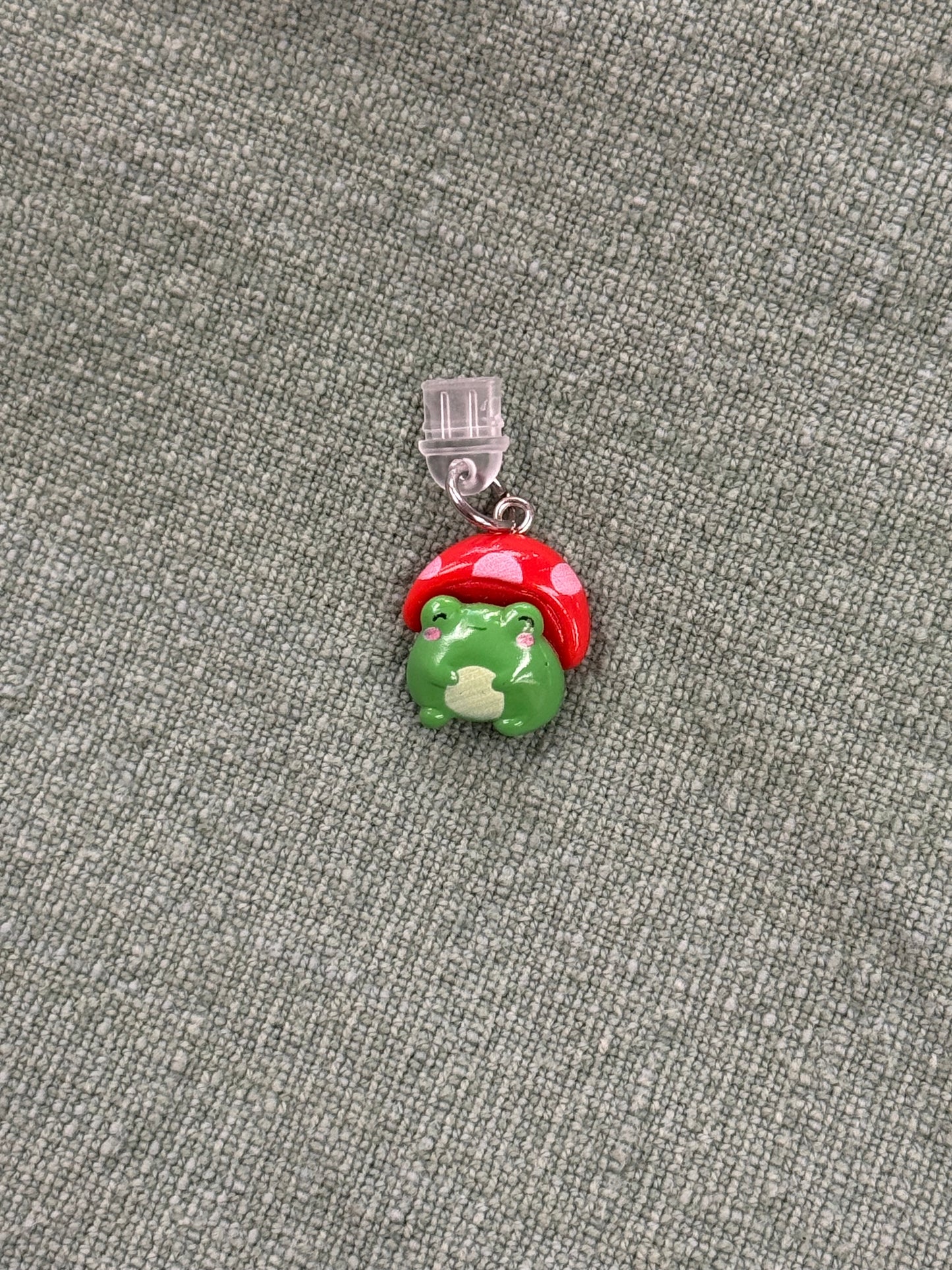 Kindle/USB-C Charms || Froggies