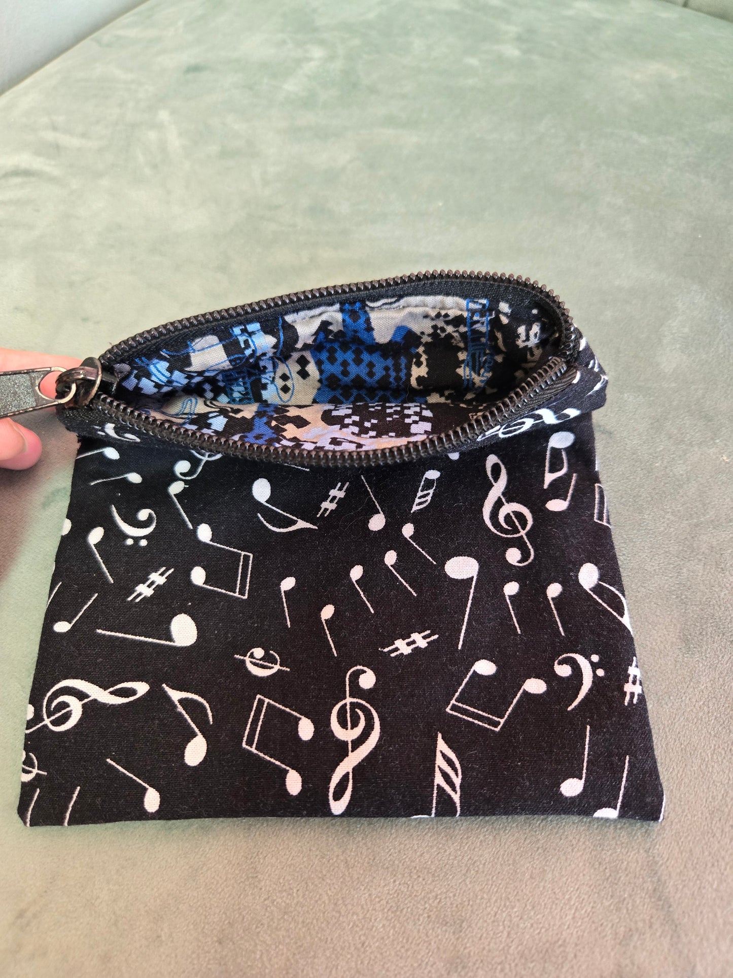 Upcycled Fabric Zipper Pouch || Repurposed Textile
