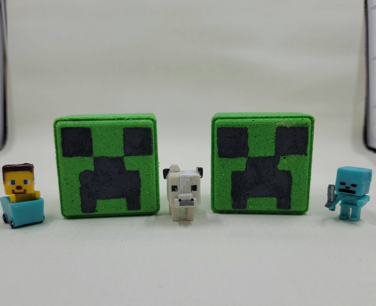 Minebomb Minecraft Bath Bomb With Surprise Toy Inside